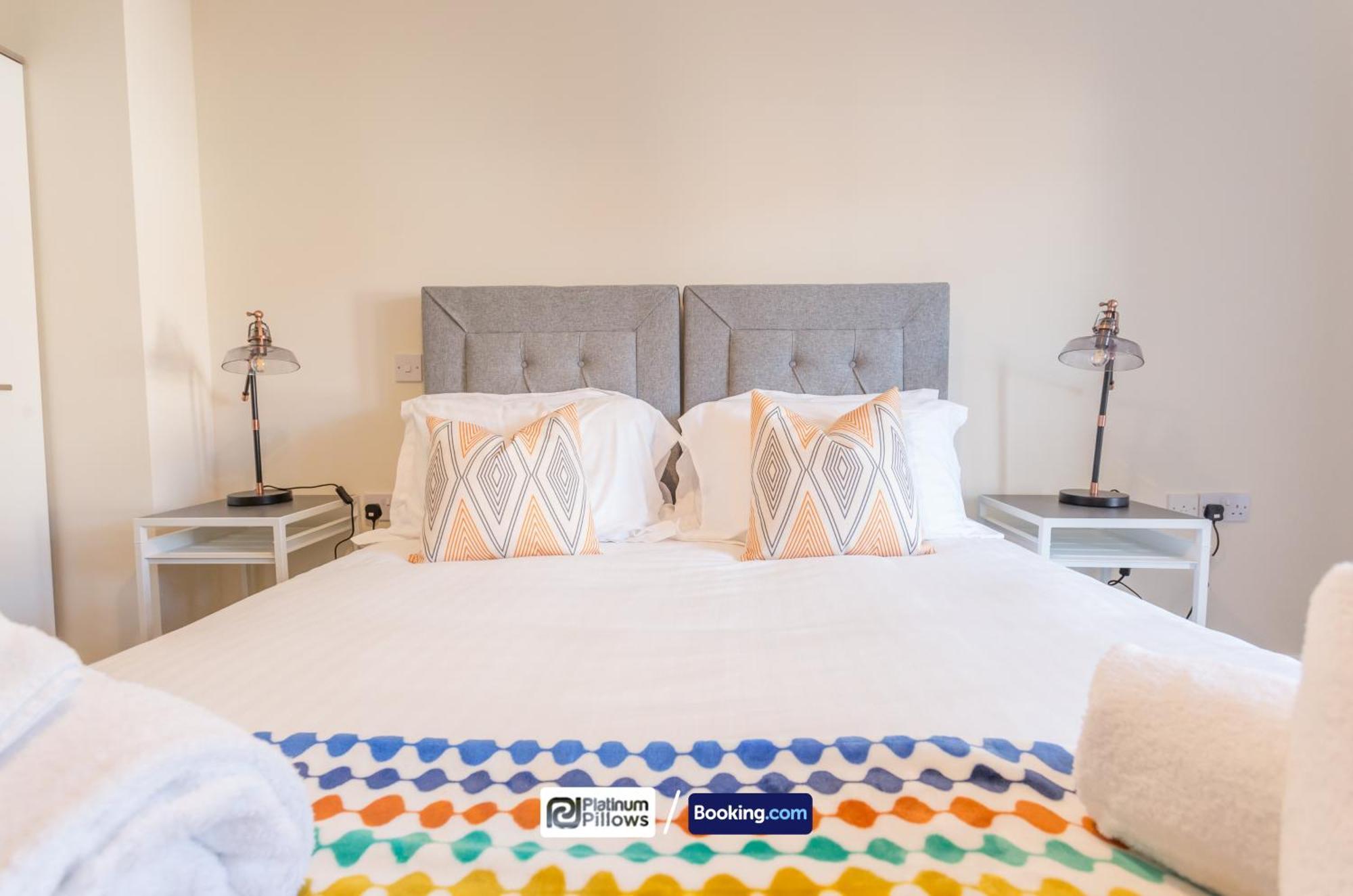 Modern Oxford 2 Bedroom Apartments, Families & Contractor Accommodation, Near John Radcliffe Hospital Exterior foto