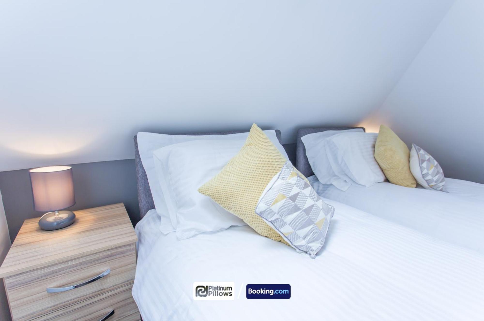 Modern Oxford 2 Bedroom Apartments, Families & Contractor Accommodation, Near John Radcliffe Hospital Exterior foto